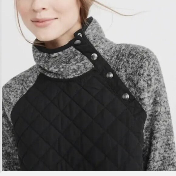 Abercrombie & Fitch Asymmetrical Snap-Up Fleece - Picture 2 of 6